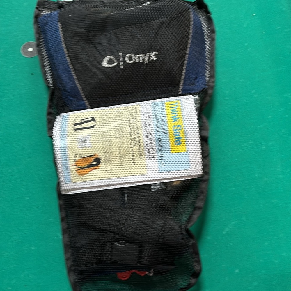 Inflatable life jacket - Picture 2 of 4